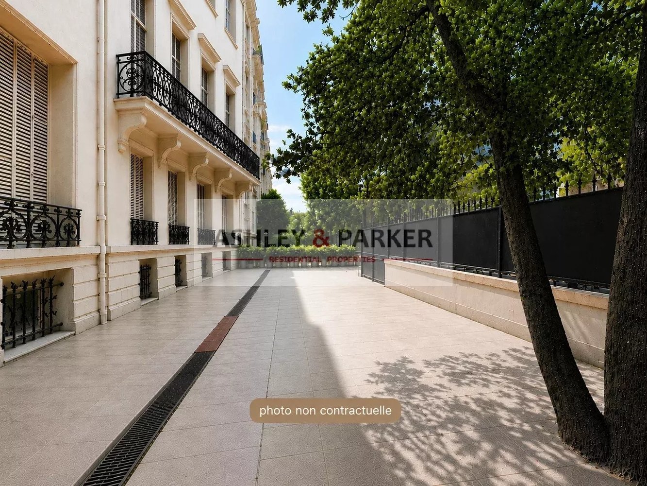 Property photo in Carre d'Or