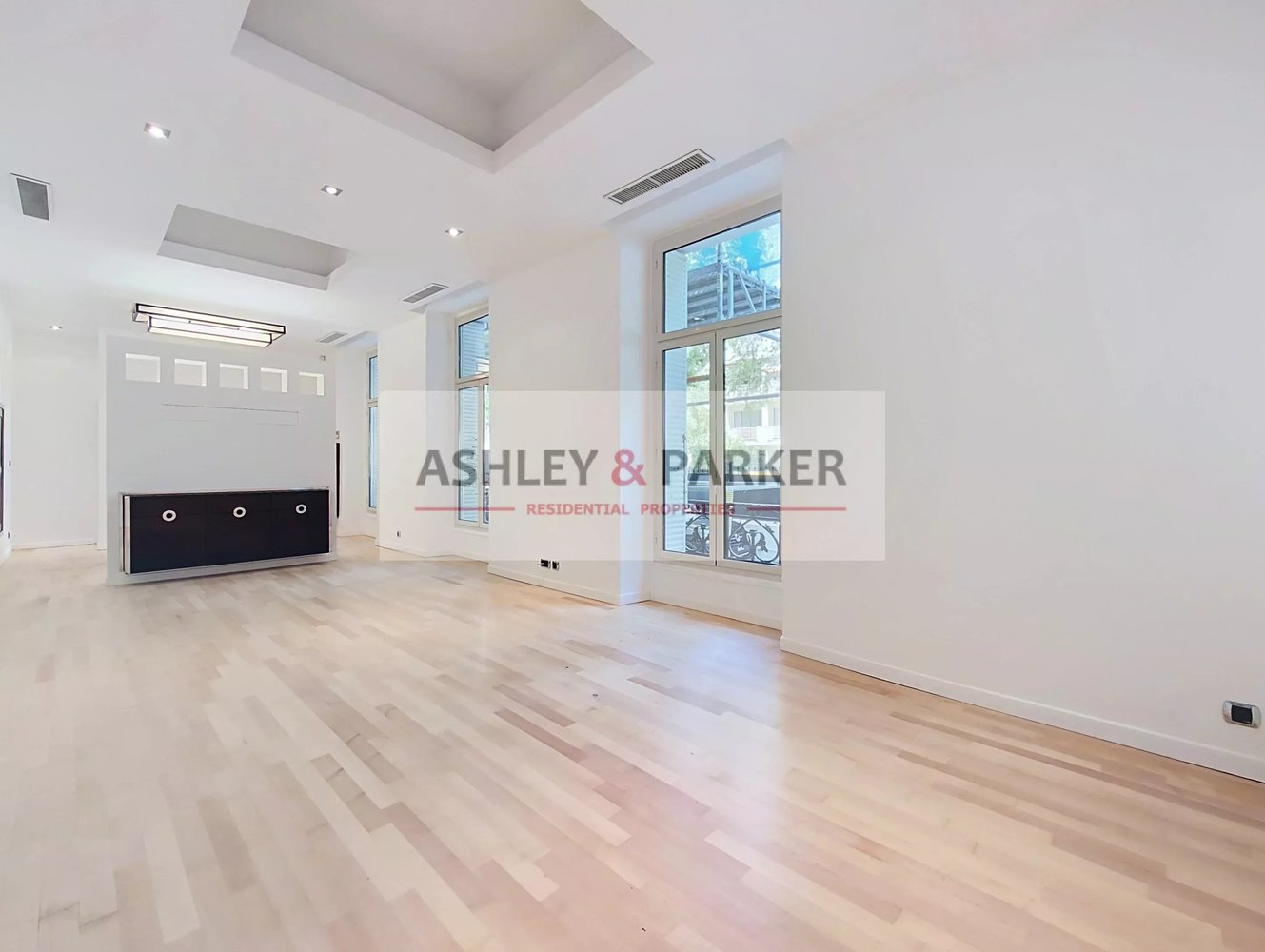 Property photo in Carre d'Or