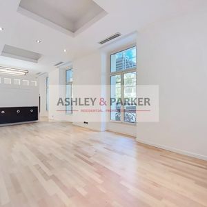 Property in Carre d'Or