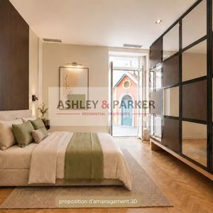 Property in Carre d'Or