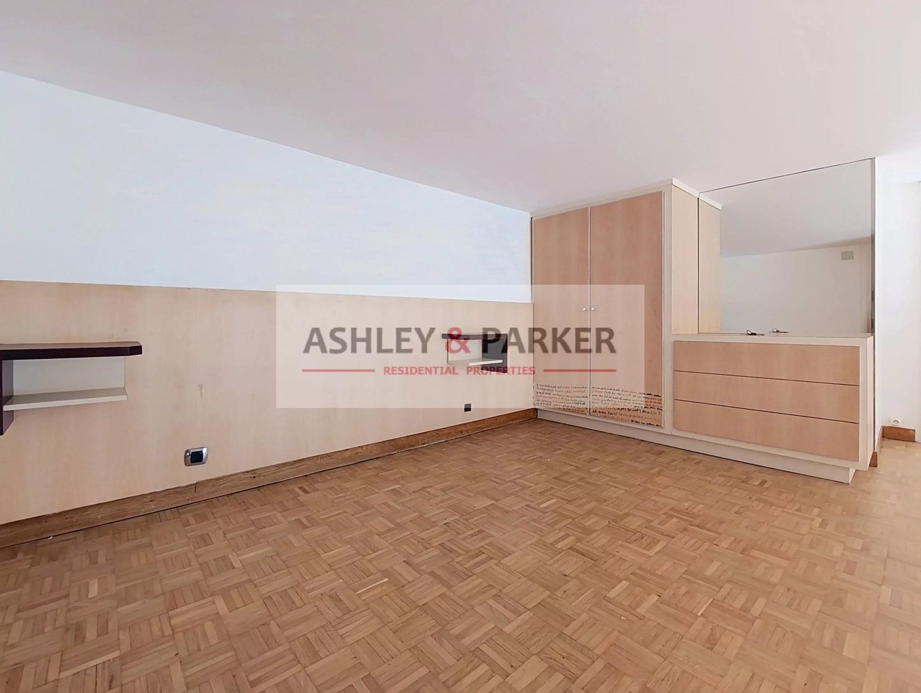 Property photo in Carre d'Or
