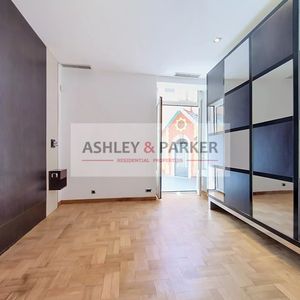 Property in Carre d'Or