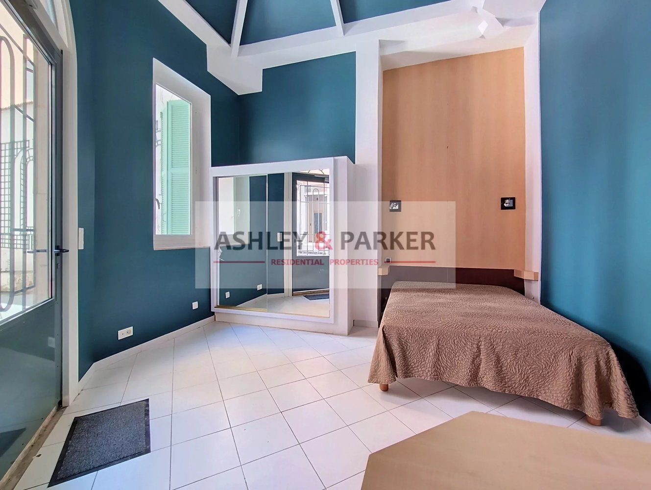 Property photo in Carre d'Or