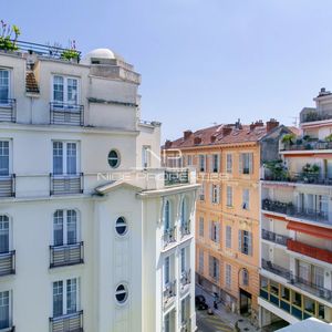 Property in Carre d'Or