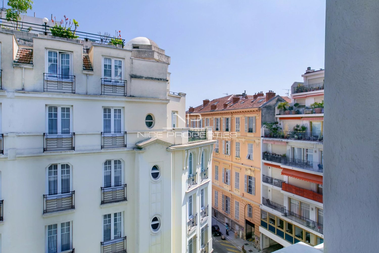 Property photo in Carre d'Or