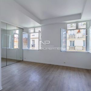 Property in Carre d'Or