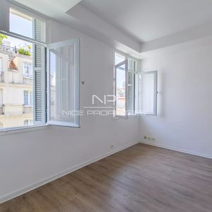 Property in Carre d'Or