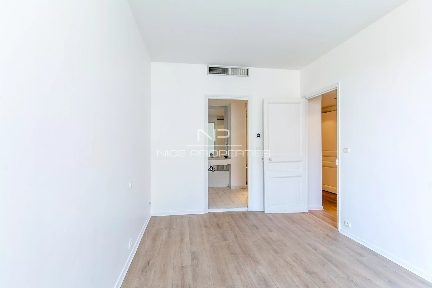 Property photo in Carre d'Or