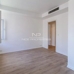 Property in Carre d'Or