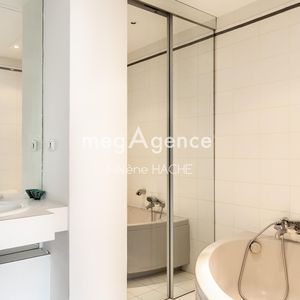 Property in Carre d'Or