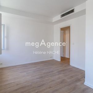Property in Carre d'Or