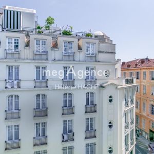 Property in Carre d'Or