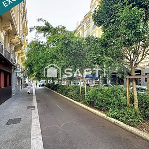 Property in Carre d'Or
