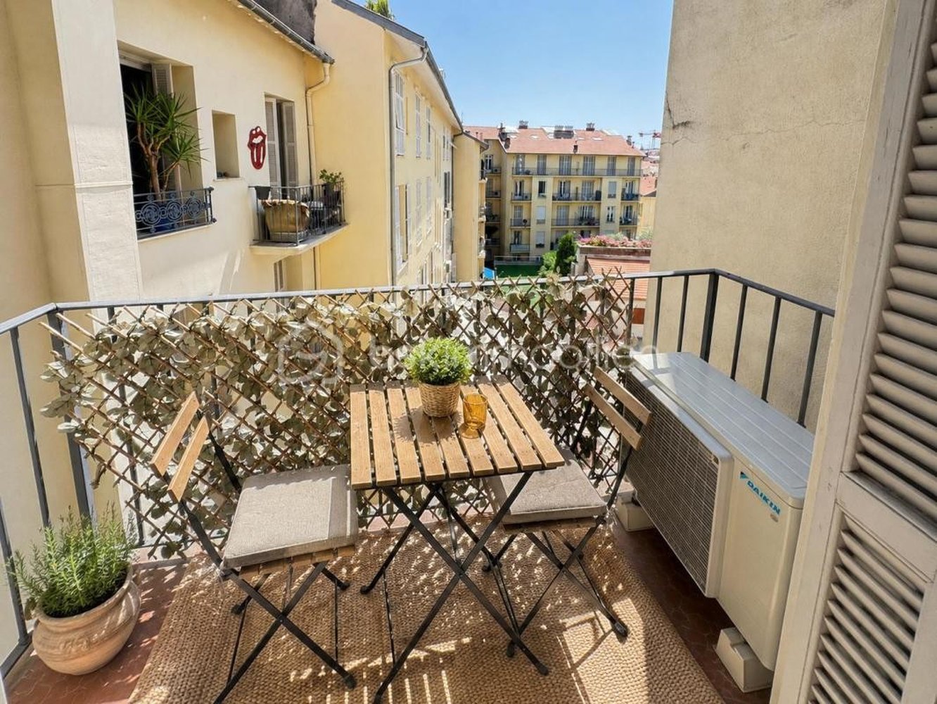 Property photo in Carre d'Or