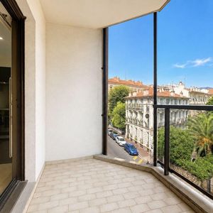 Property in Carre d'Or
