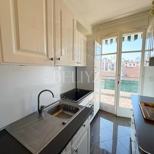 Property in Carre d'Or