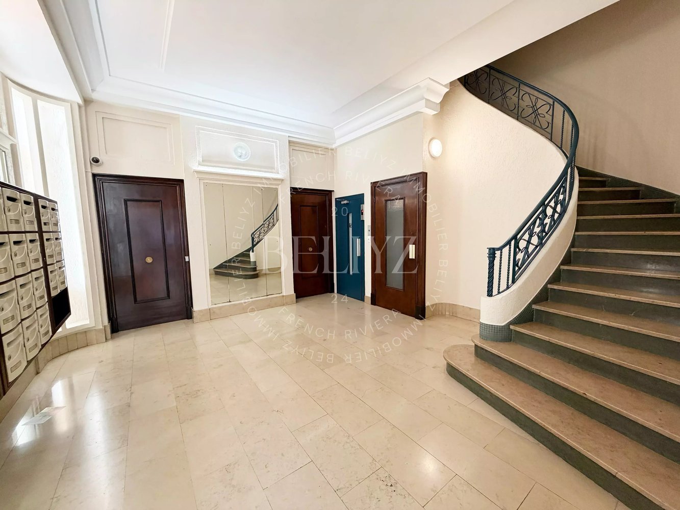 Property photo in Carre d'Or