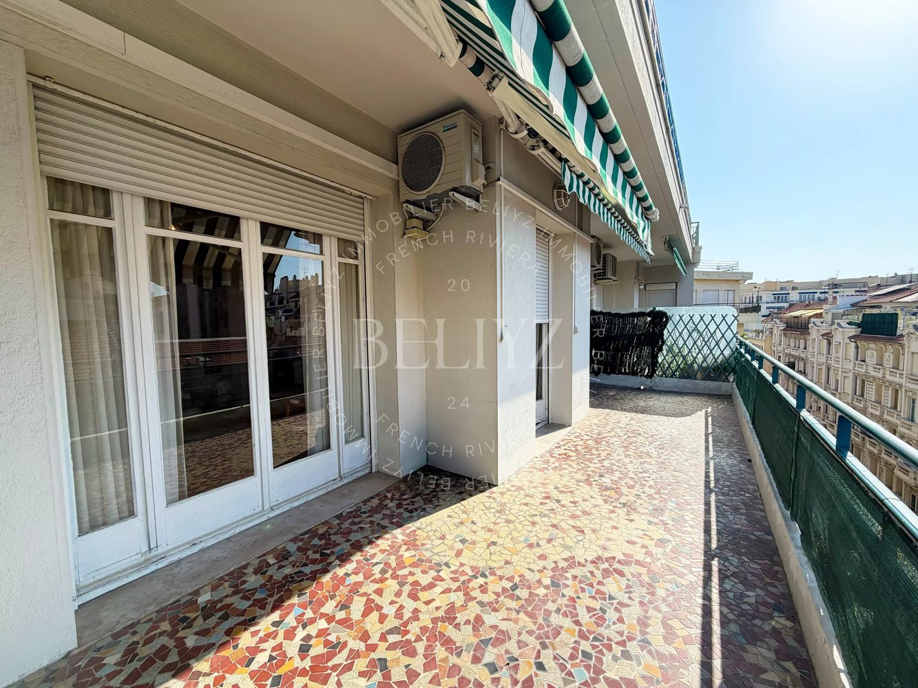 Property photo in Carre d'Or