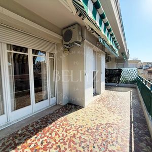 Property in Carre d'Or