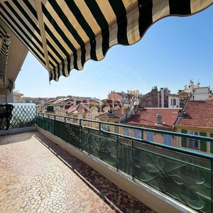 Property in Carre d'Or