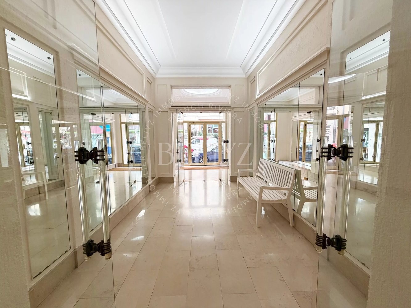 Property photo in Carre d'Or