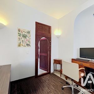 Property in Old Town