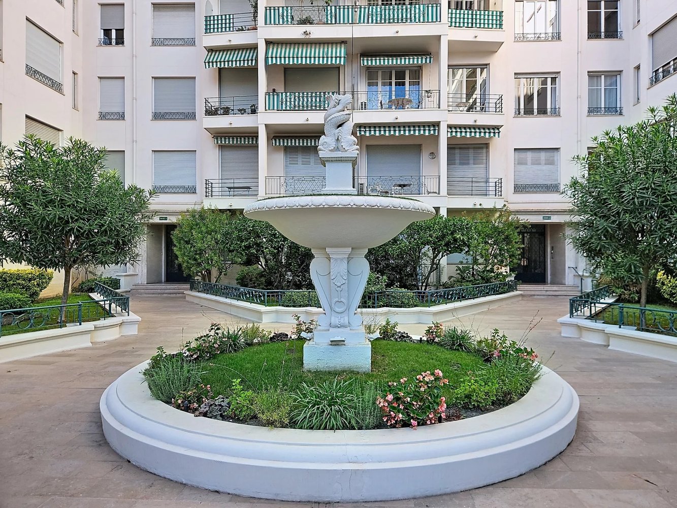 Property photo in Carre d'Argent