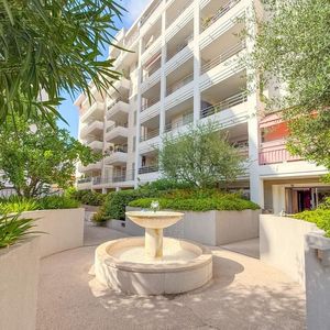Property in Carre d'Argent