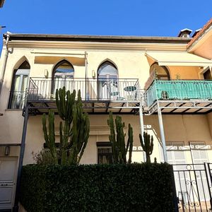 Property in Carre d'Argent