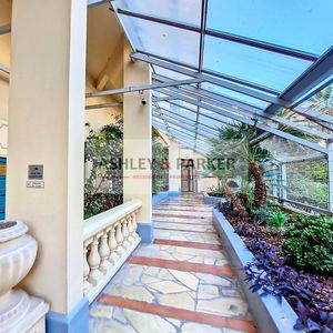 Property in Carre d'Argent
