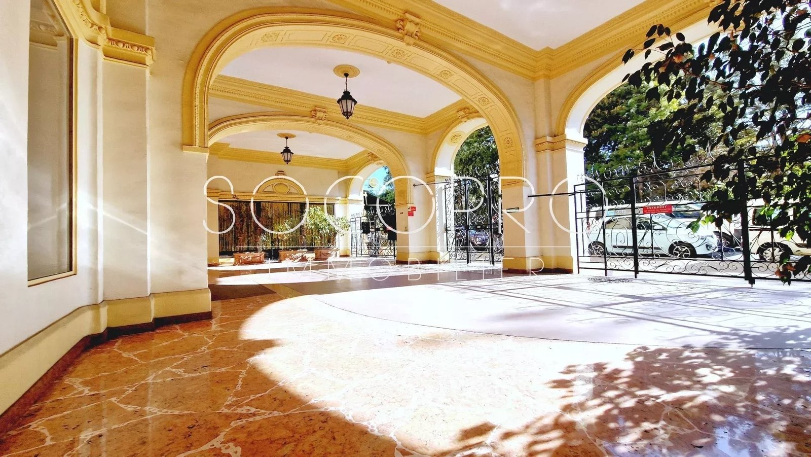 Property photo in Carre d'Argent