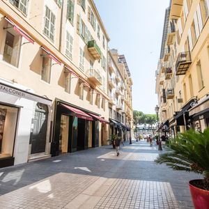 Property in Carre d'Argent