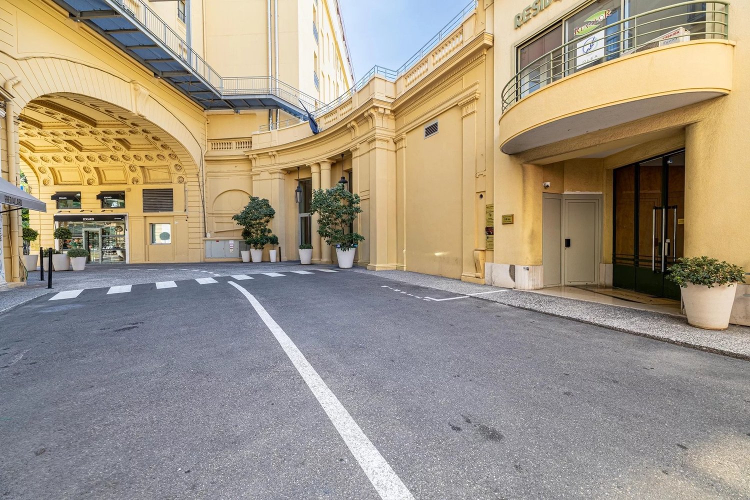 Property photo in Carre d'Argent
