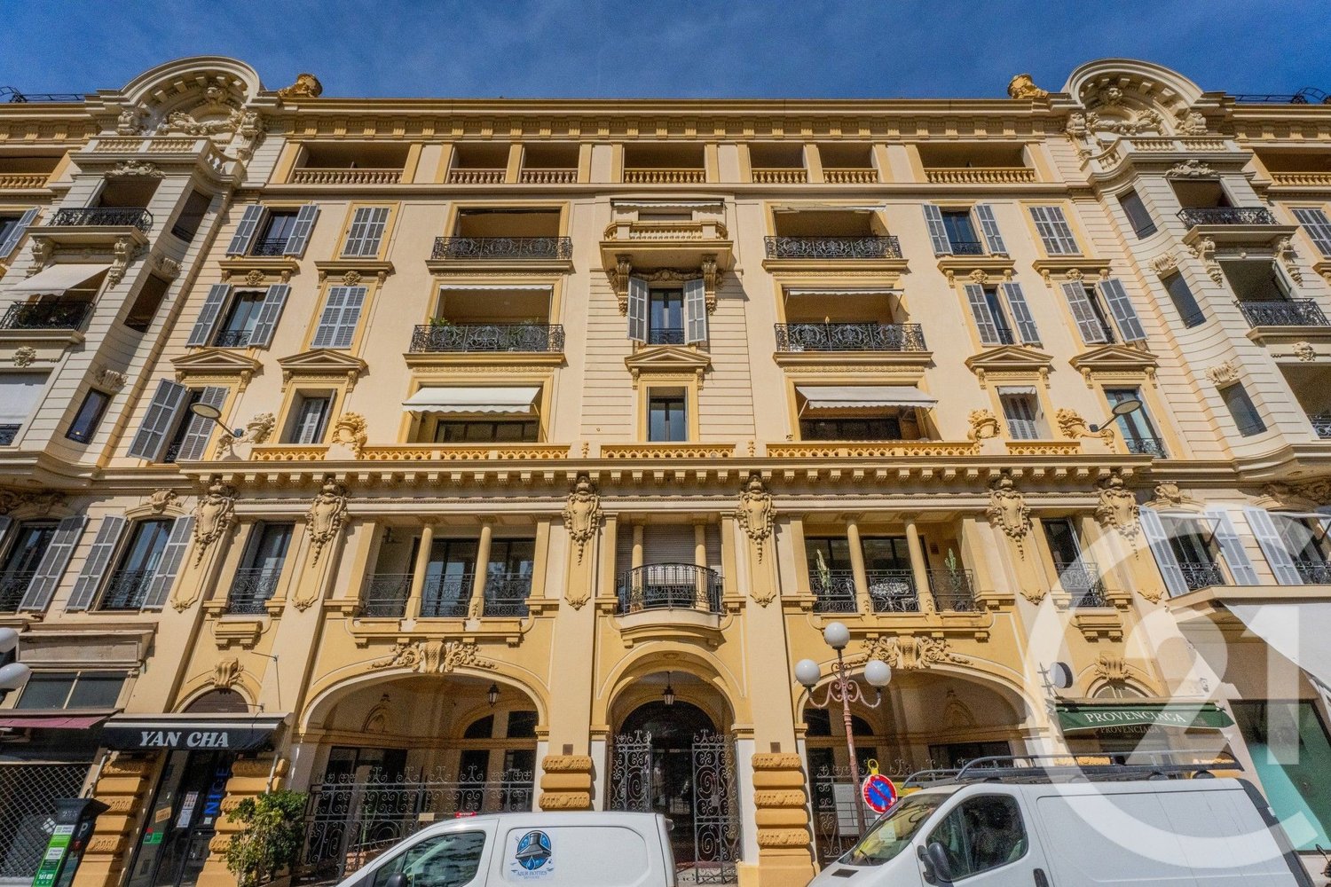 Property photo in Carre d'Argent