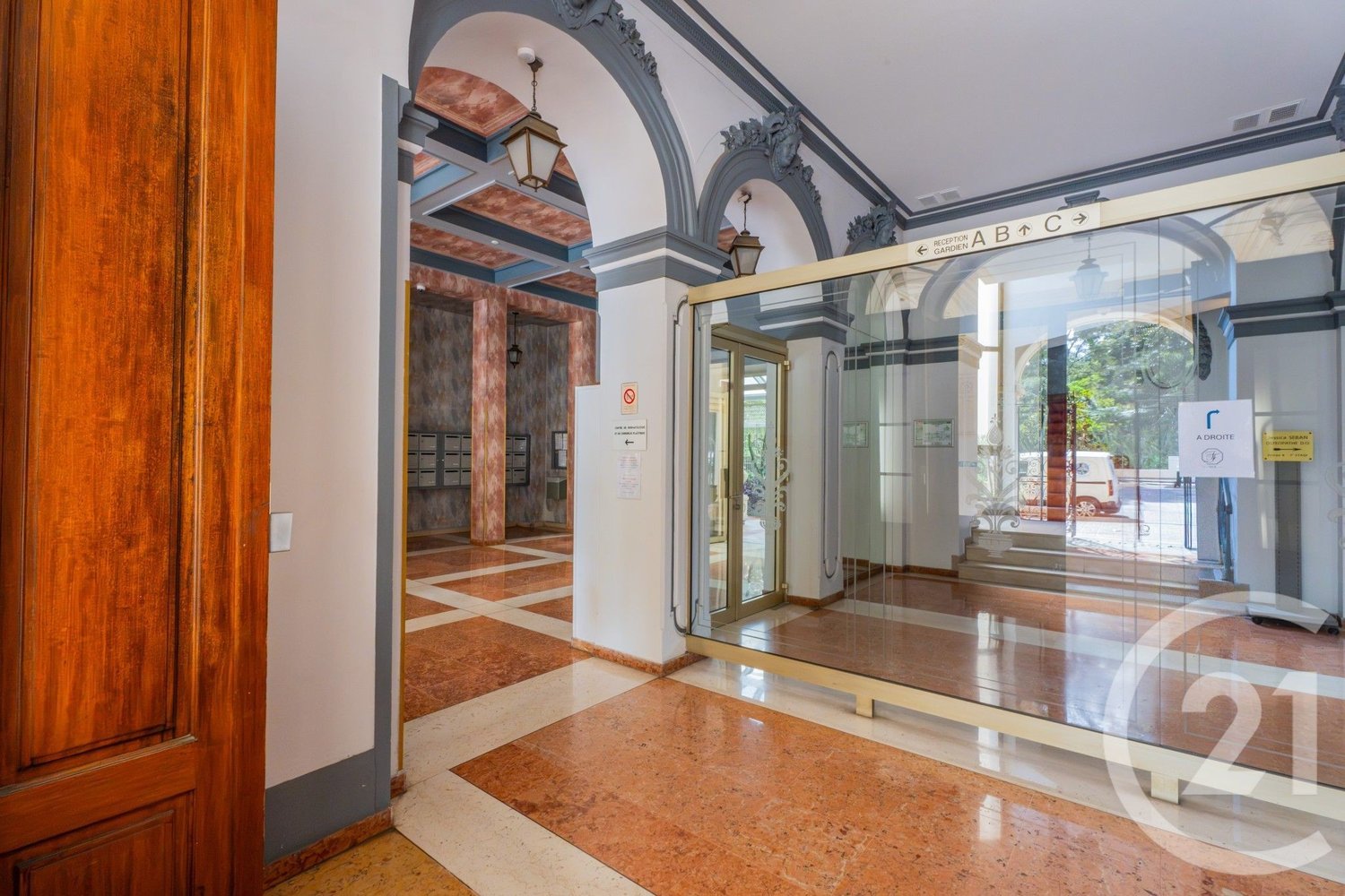 Property photo in Carre d'Argent