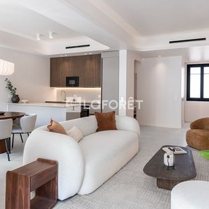 Property in Carre d'Argent