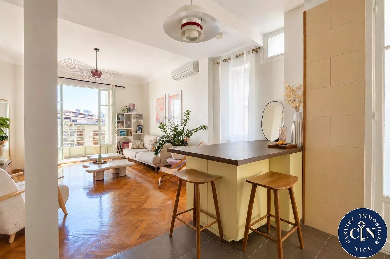 Property photo in Carre d'Or