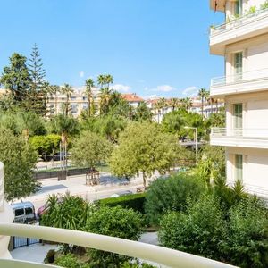 Property in Carre d'Or