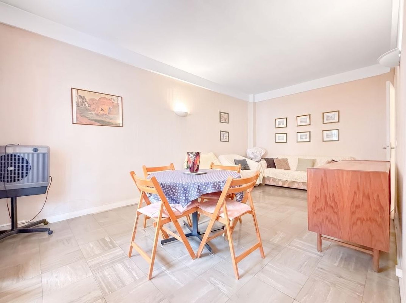 Property photo in Carre d'Or