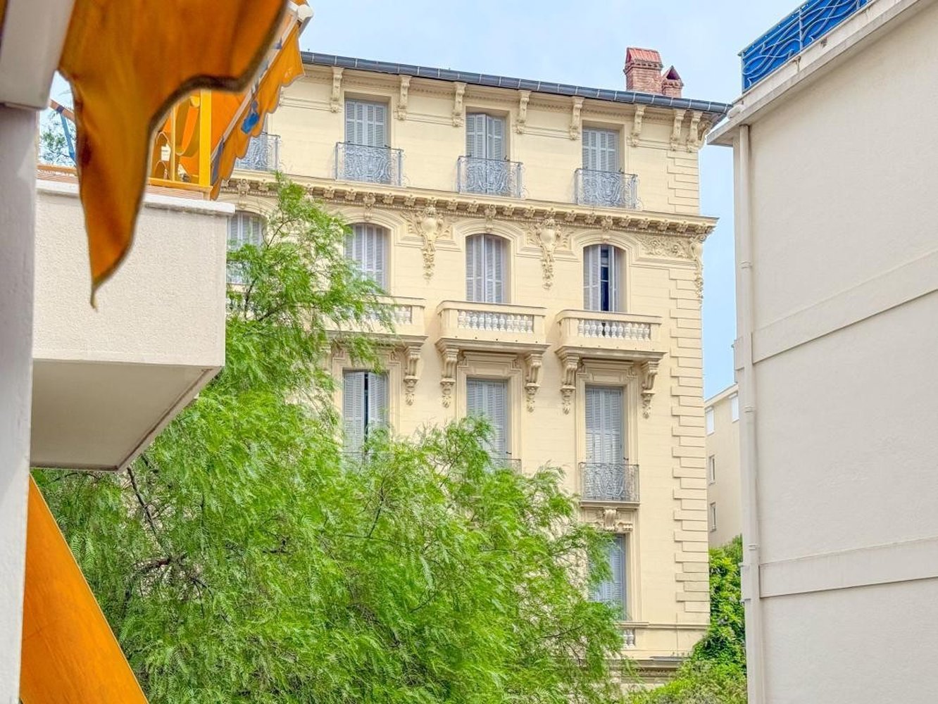 Property photo in Carre d'Or