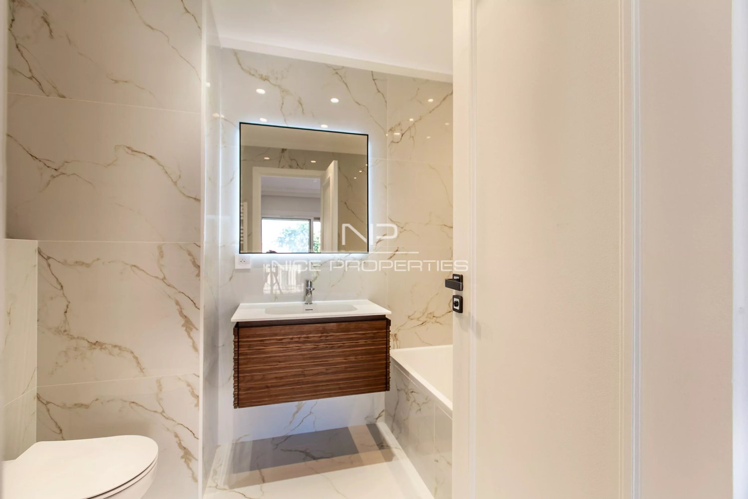 Property photo in Carre d'Or