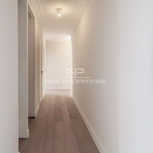 Property in Carre d'Or