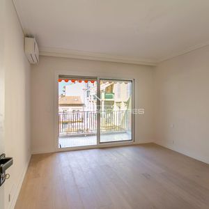 Property in Carre d'Or