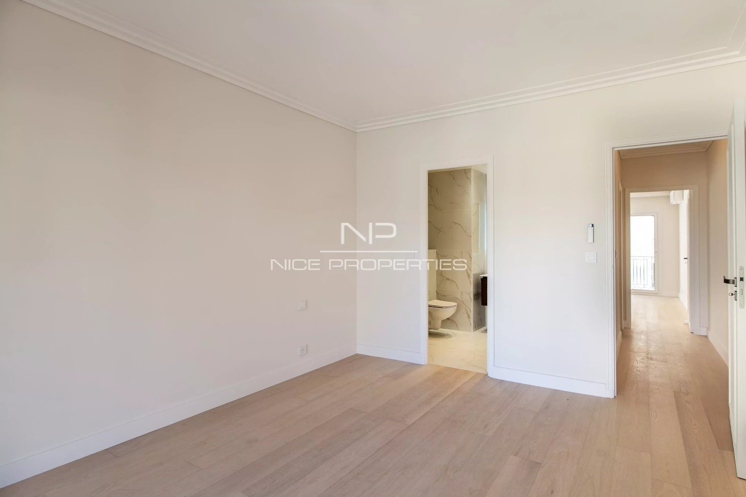 Property photo in Carre d'Or