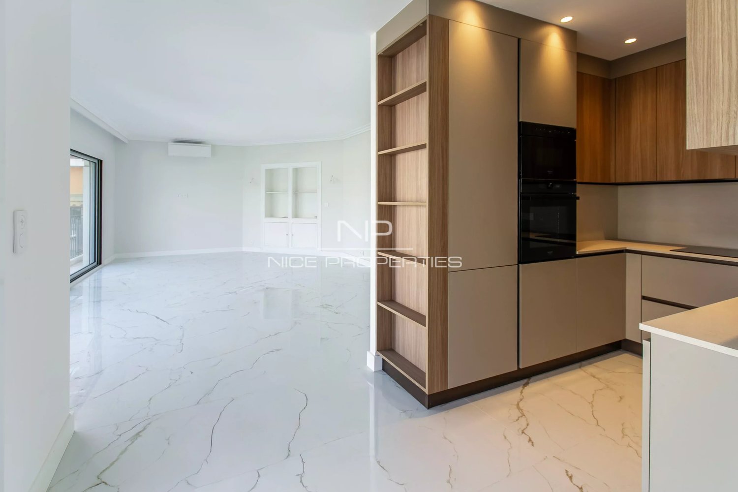 Property photo in Carre d'Or