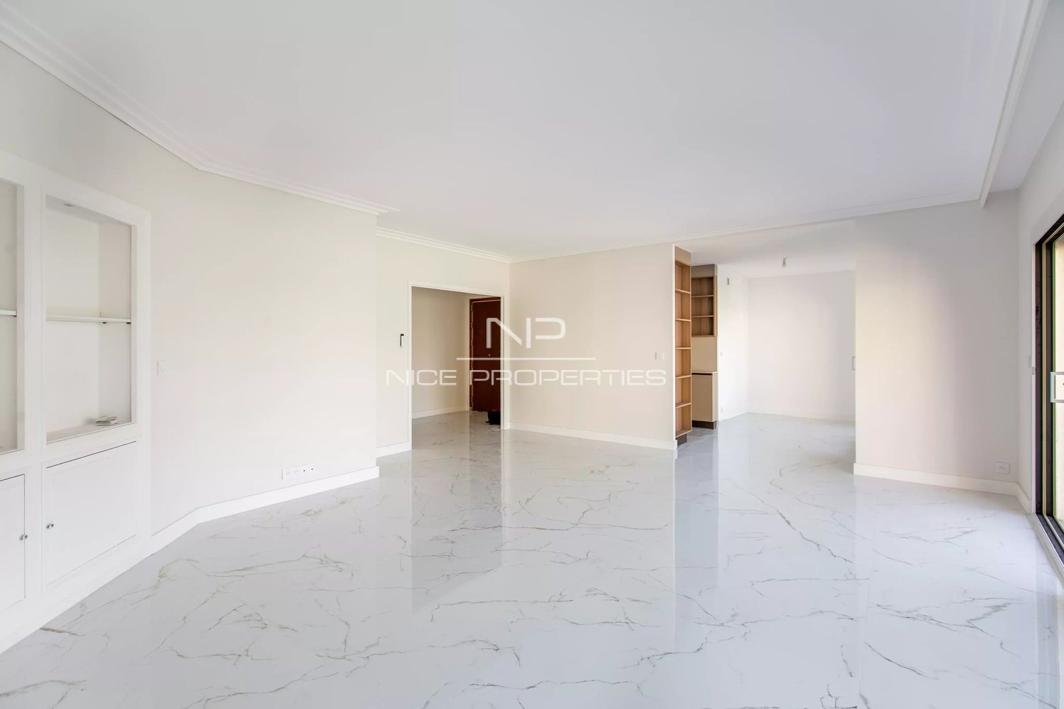 Property photo in Carre d'Or
