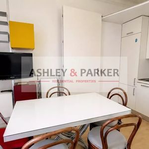 Property in Carre d'Or