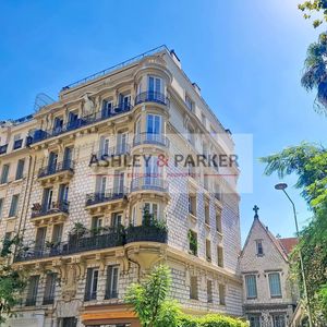 Property in Carre d'Or