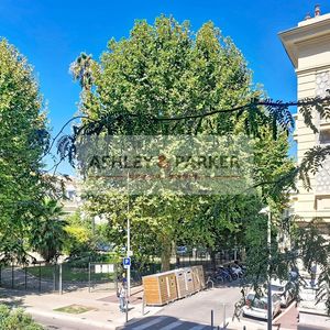 Property in Carre d'Or