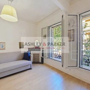 Property in Carre d'Or